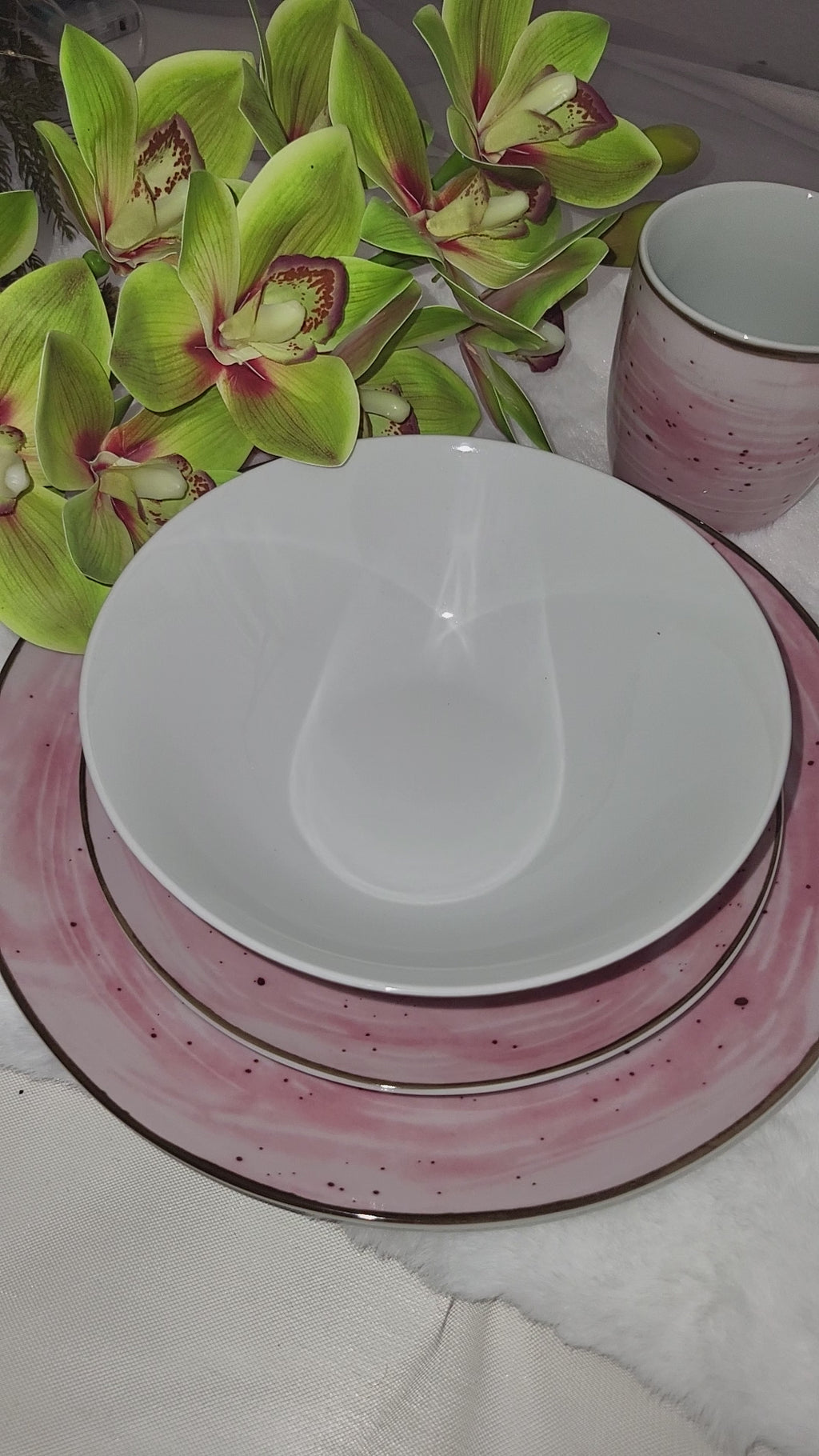 Elegantes 4-teiliges Geschirrset " Pink Marble"