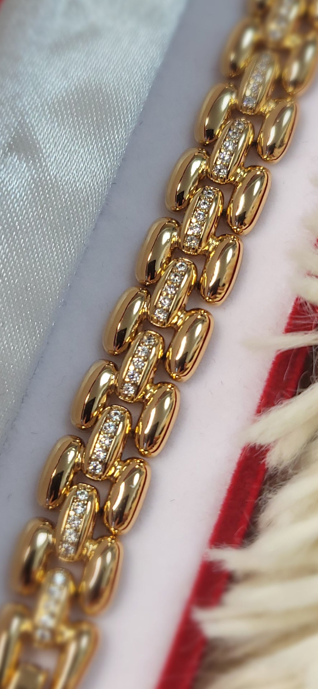 💎 Zeitloses Luxus-Armband – Gold & Funkelnde Zirkonia