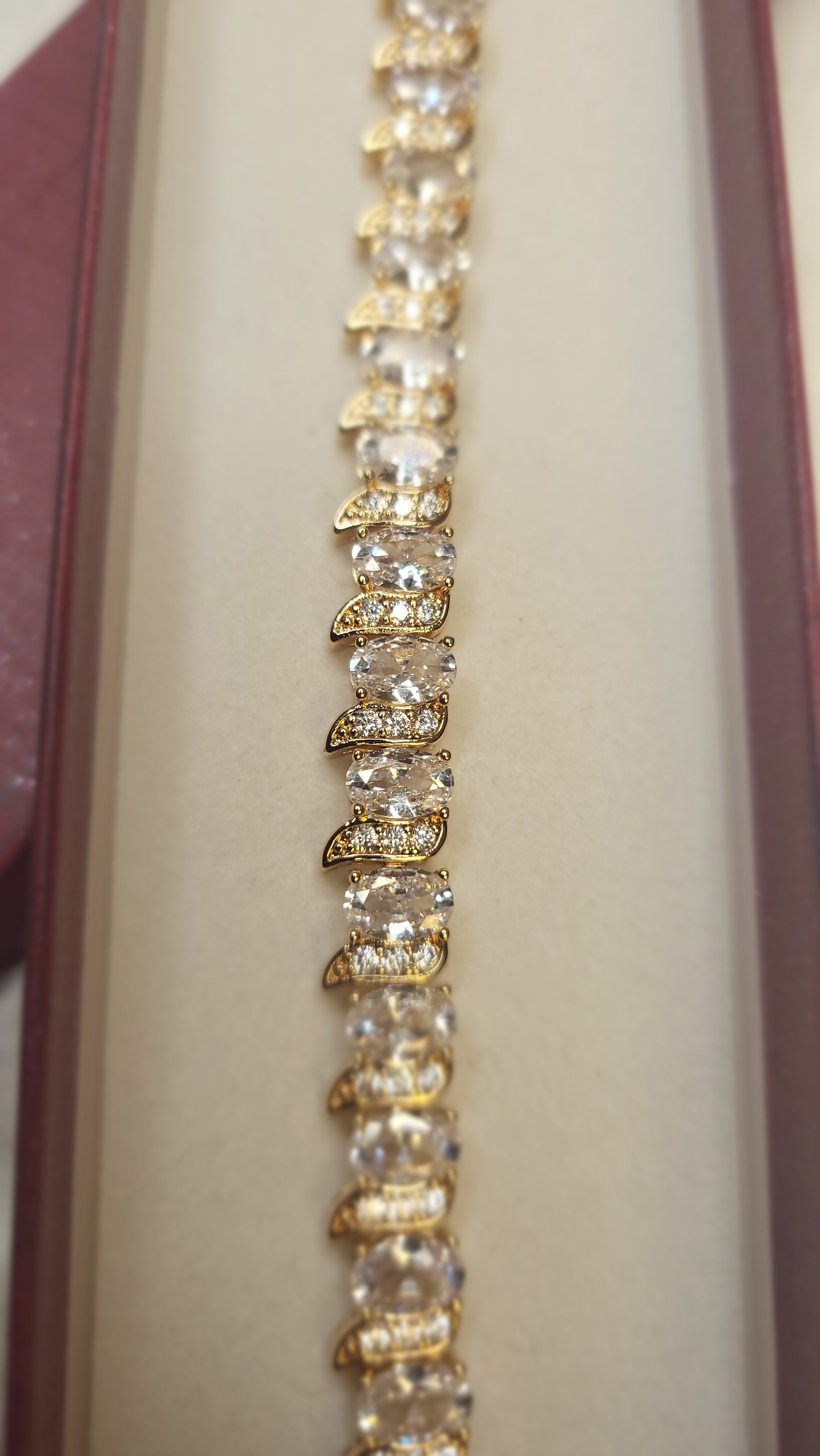 👑 Luxus-Armband „Royal Crystal“ – Funkelnde Zirkonia & 18K Vergoldung