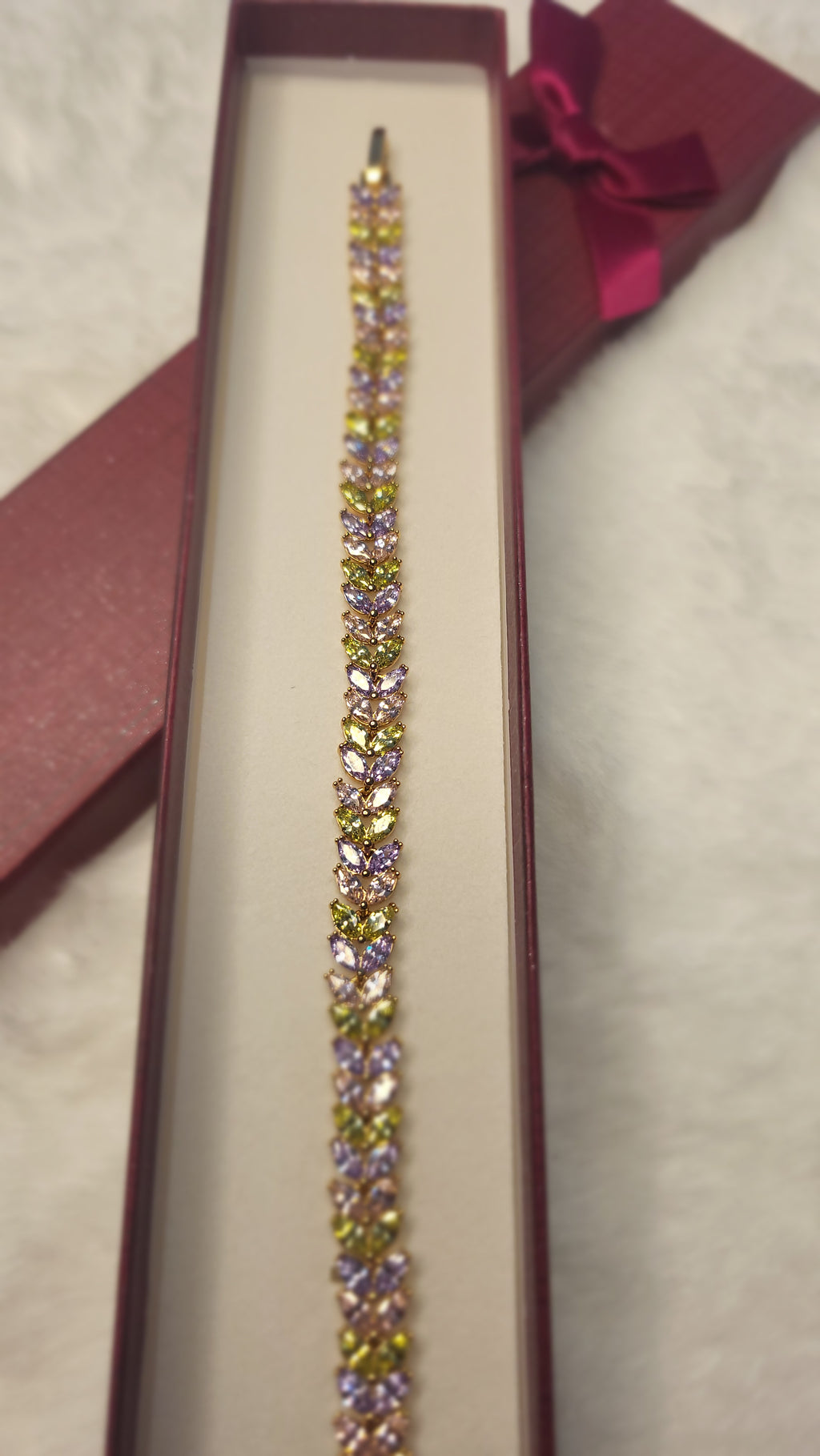 👑 Royal Blossom – Luxus Armband mit Lavendel- & Peridot-Zirkonia 💜💚✨