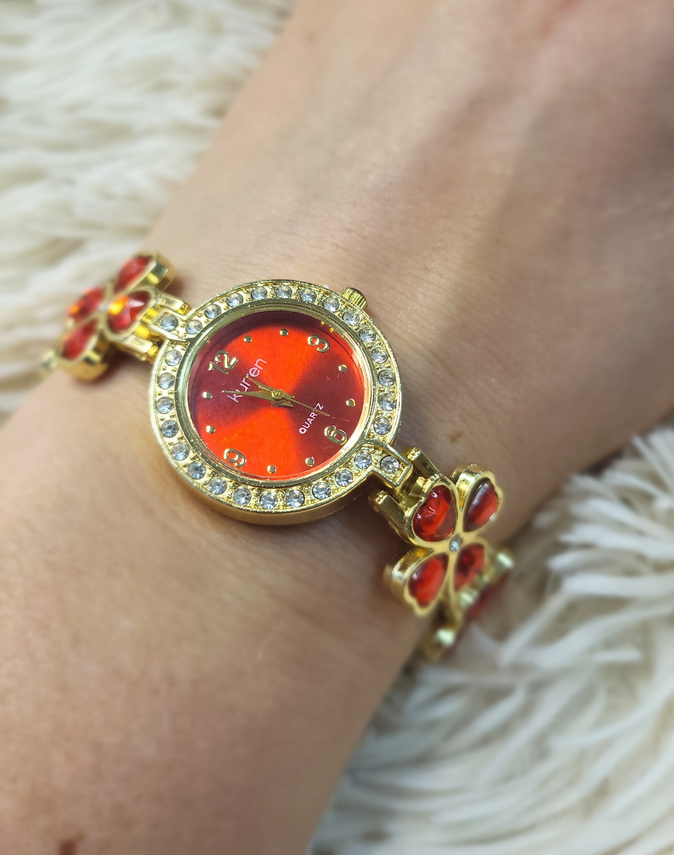 ❤️ Elegante Damenuhr Red Heart – Gold & Rubinrot ❤️