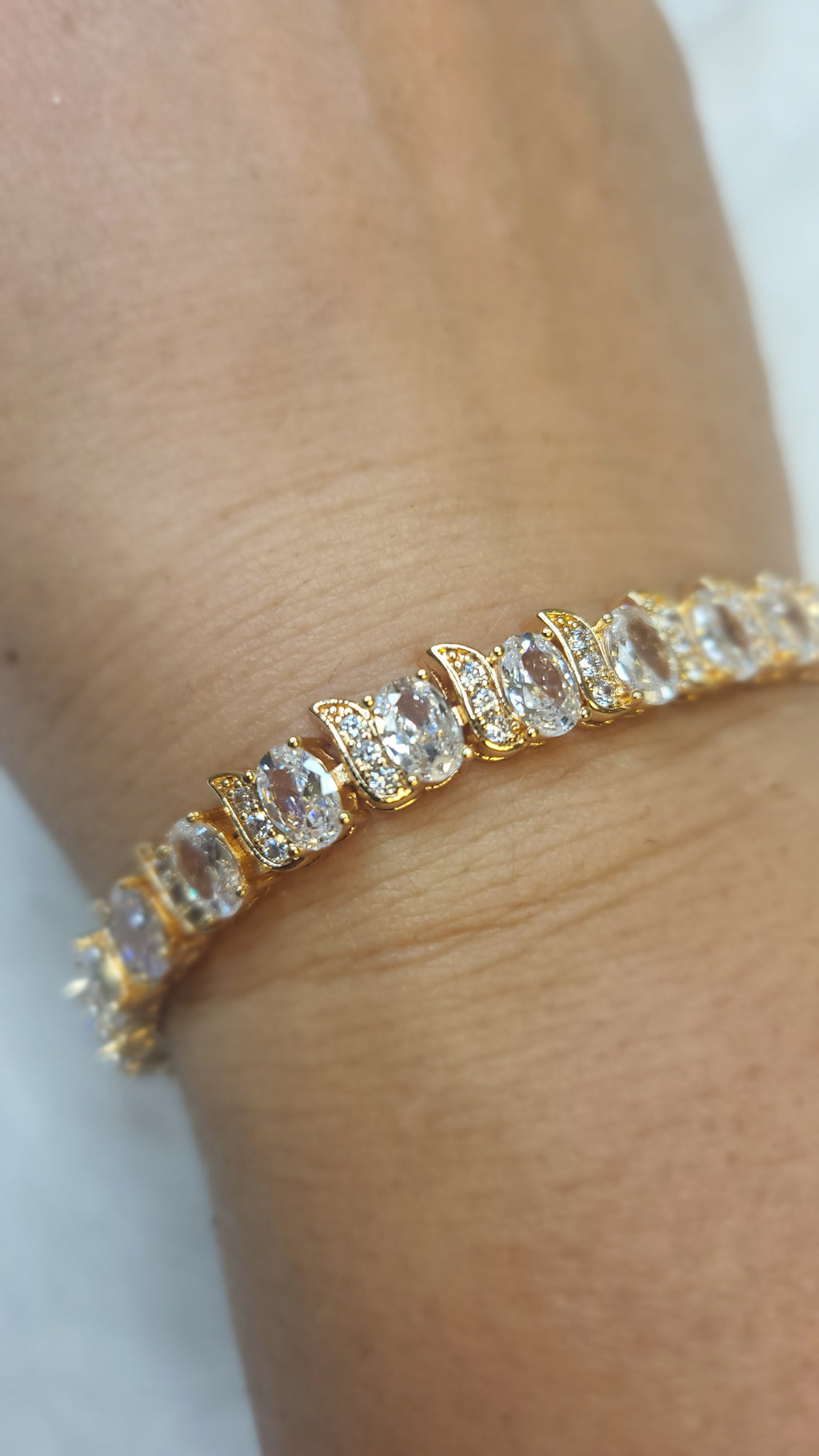 👑 Luxus-Armband „Royal Crystal“ – Funkelnde Zirkonia & 18K Vergoldung