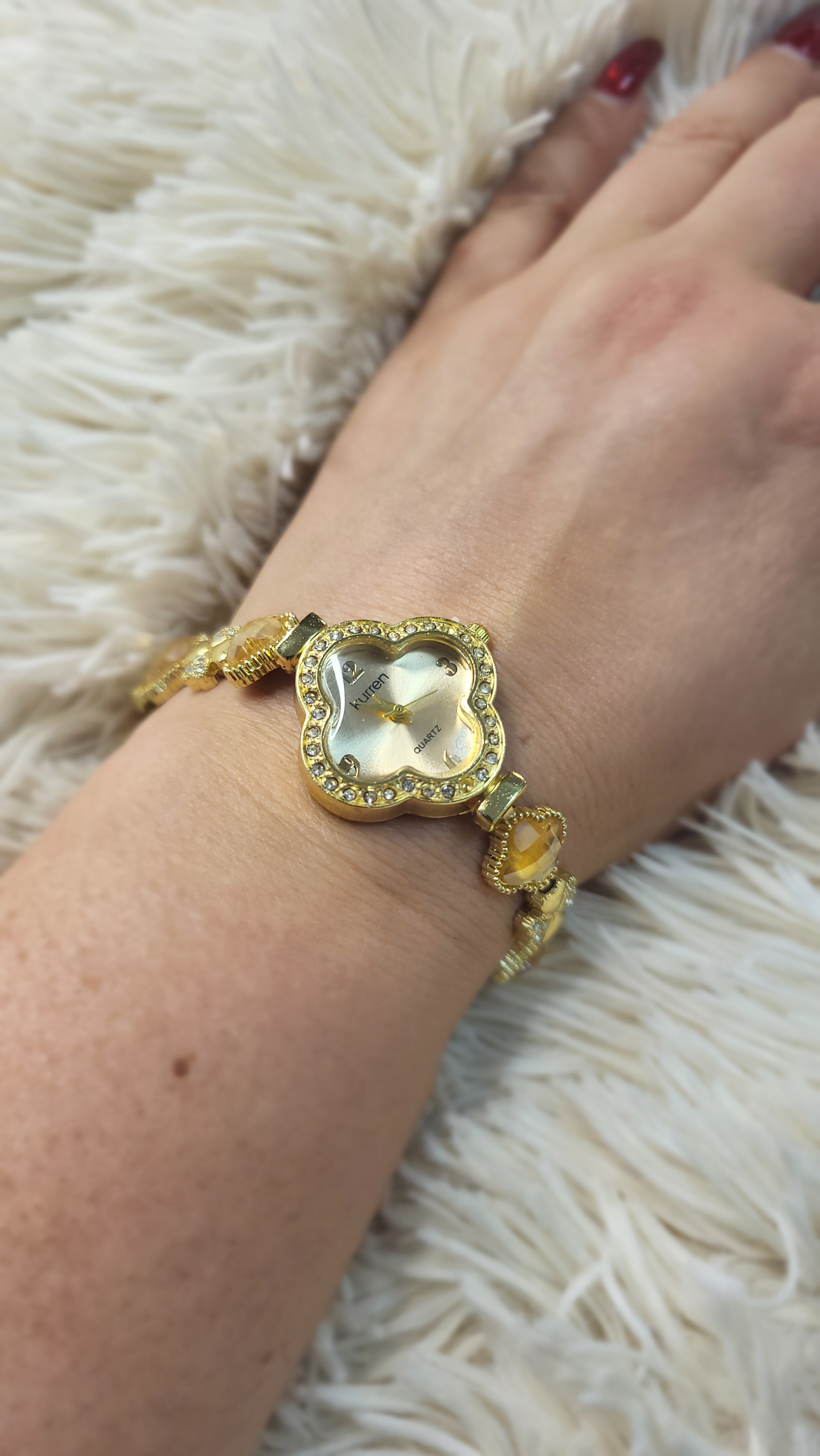 👑 Luxus Damenuhr „Golden Clover“ – Gold & Kristalle 👑