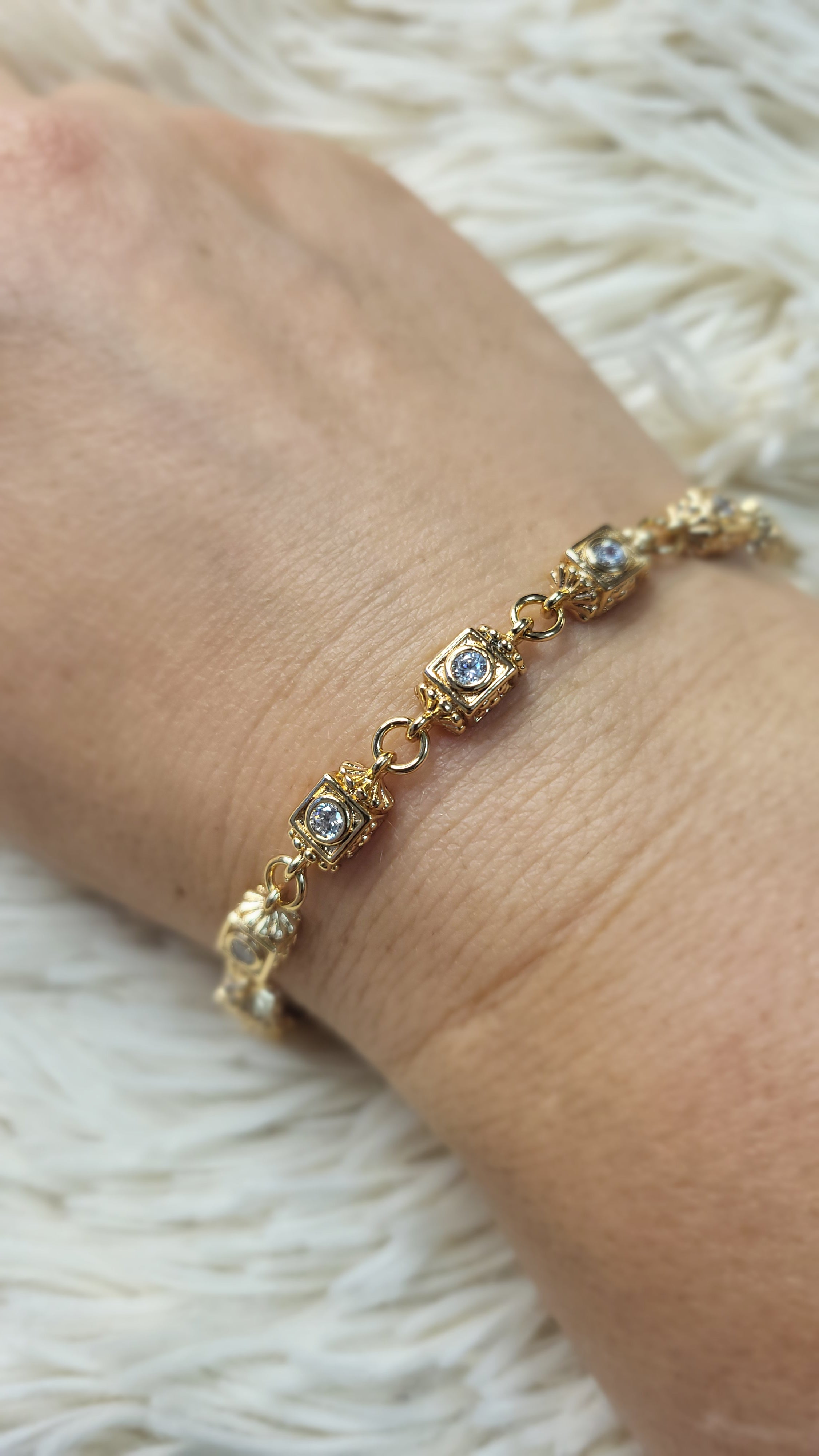 👑 Royal Golden Cube – Elegancka Bransoletka ze Stali Chirurgicznej 18K Gold PVD ✨