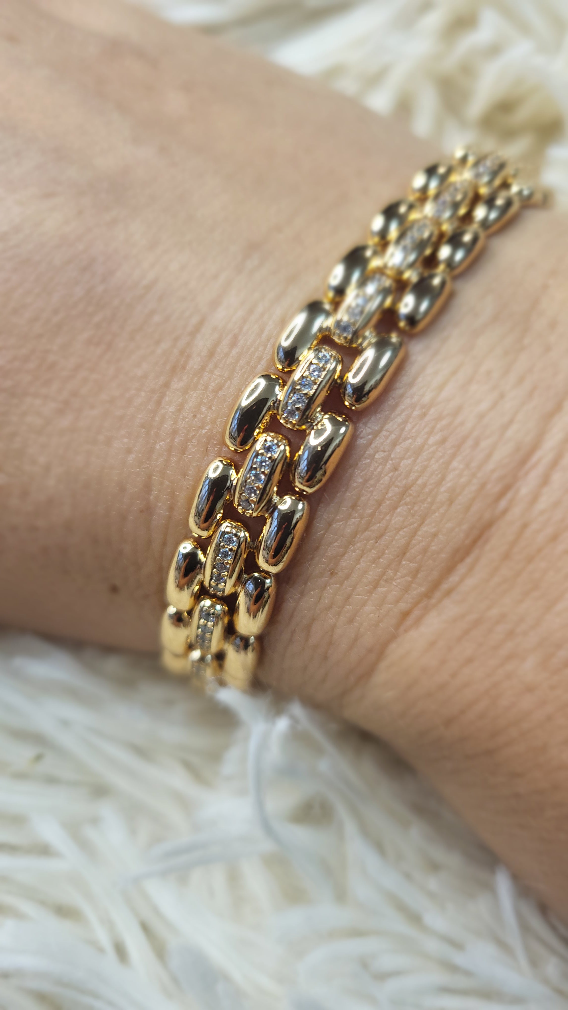 💎 Zeitloses Luxus-Armband – Gold & Funkelnde Zirkonia