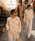 Blütenpullover in Beige – Eleganz mit romantischem Charme