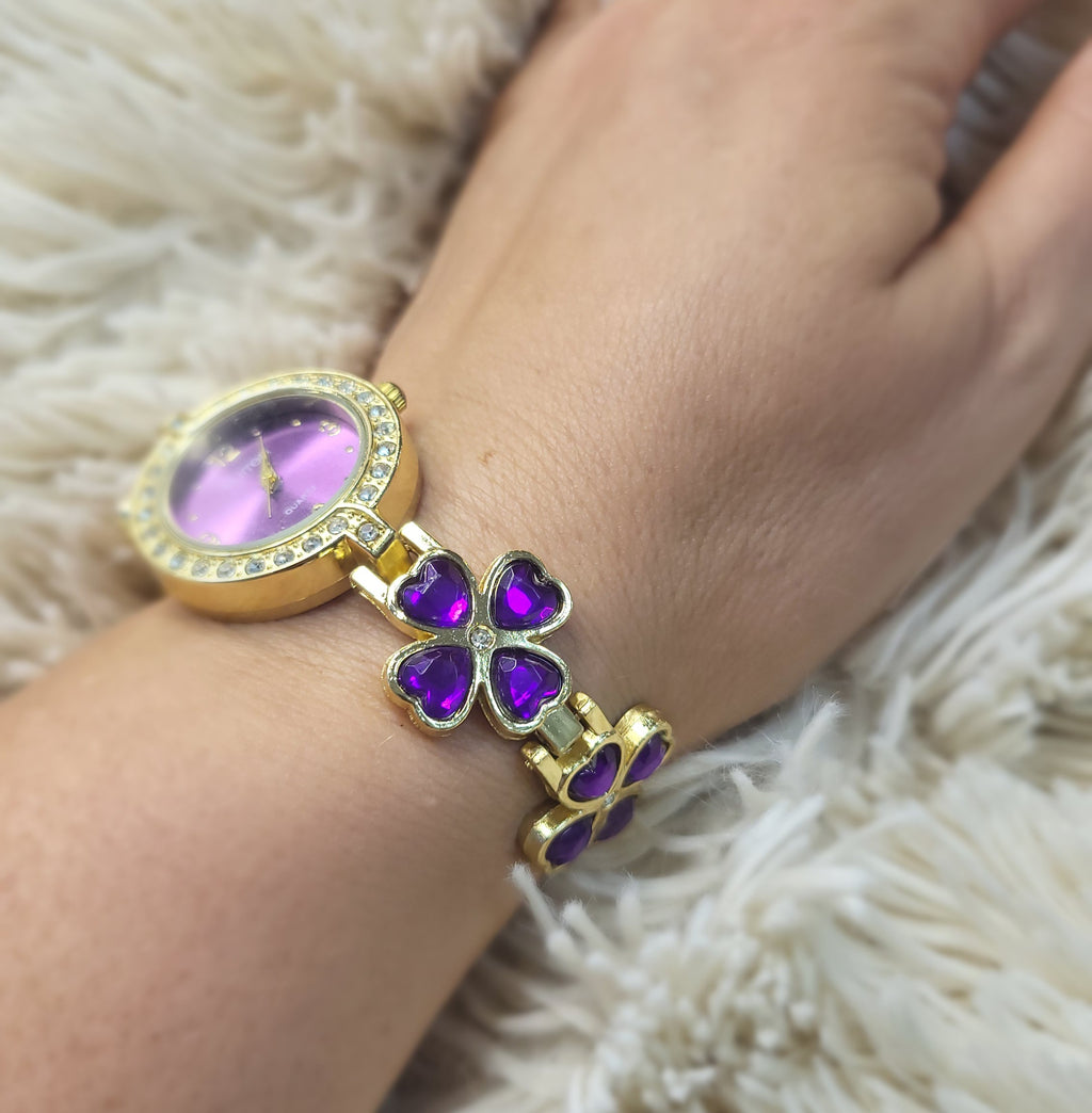 💜✨ Luxus Damenuhr mit violetten Kleeblatt-Details und Zirkonia ✨💜